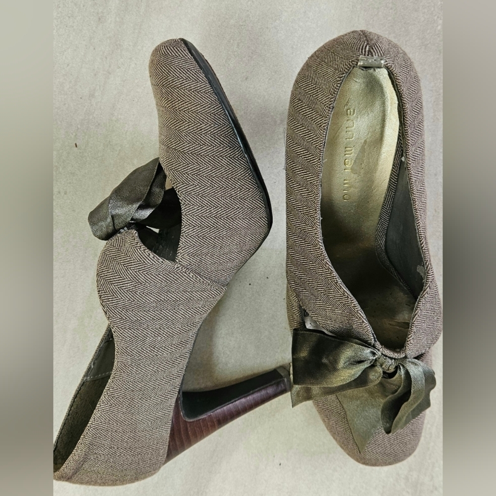 ๐ Rare Herringbone Gray Knit Pump Heels With Satin Bow๐ - Picture 2 of 13